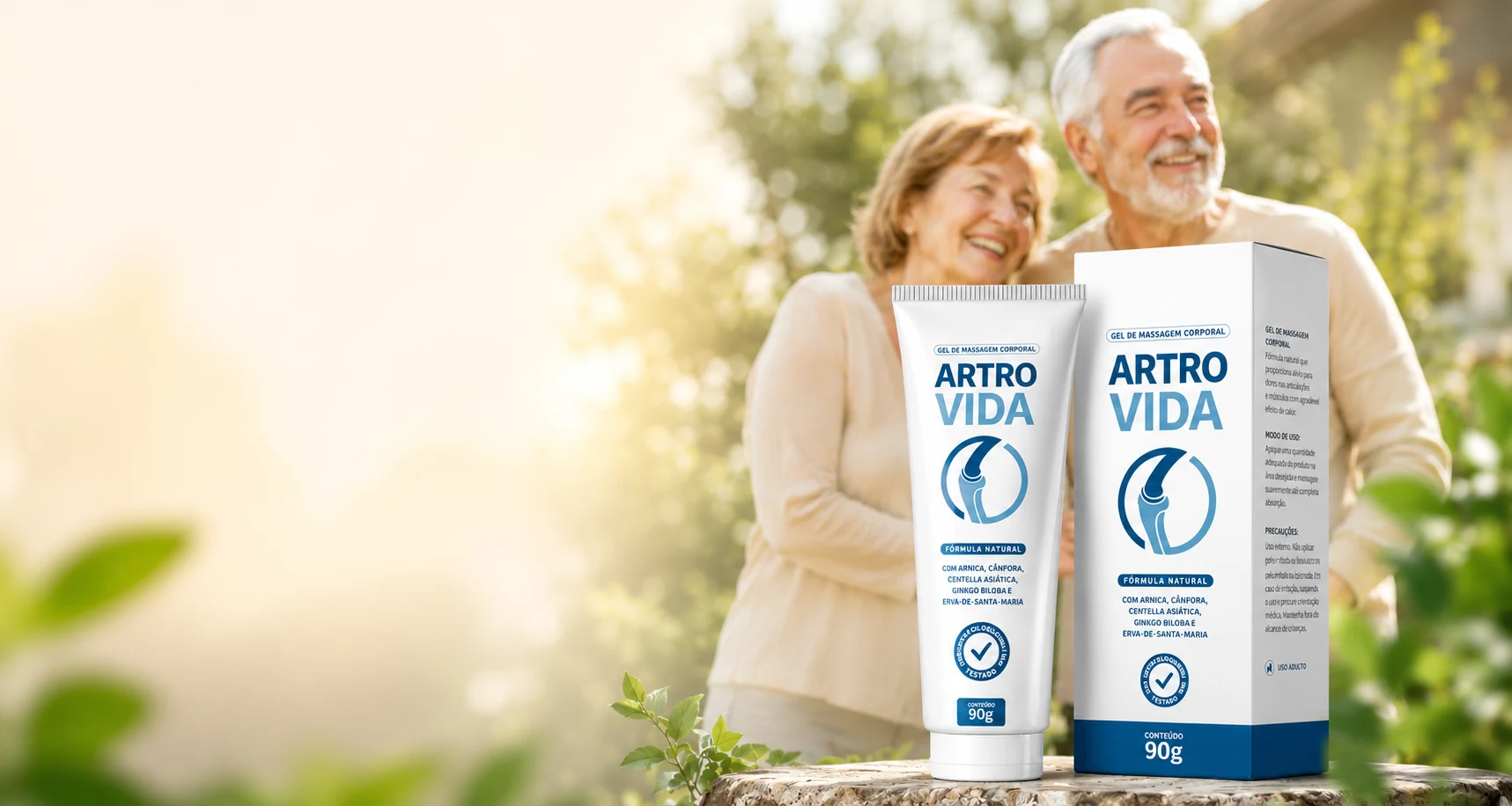 Casal sorridente ao lado do Artrovida, gel de massagem corporal com fórmula natural